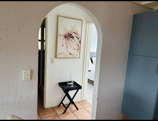 2 BEDROOM PROPERTY TO RENT IN LONEHILL